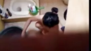 아름다운 젊은 아내는 재미있는 입으로 빠는 것을 포르노 허브 사이트 좋아합니다.