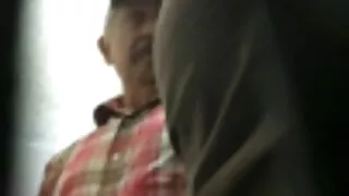 루나 스타는 이웃에 해외 포르노 사이트 롤오버하고 그를 잤어요.