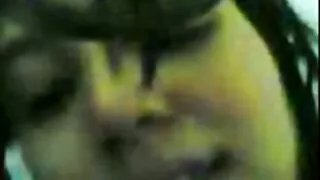 친밀감 동안 서양 포르노 사이트 다리를 핥아.