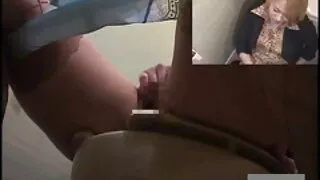 창녀는 프랑스 해외 포르노 사이트 인과 함께 자식에 좆됩니다.