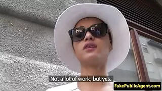 나이든 서양 포르노 사이트 여자 큰 젖퉁이 의사가 환자의 자지를 빨아 먹는다..