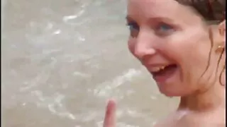 여자 엿 포르노 무료 사이트 에 이 엉덩이 가 스틱 에 이 테이블.