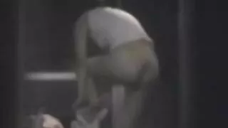 콘돔에 금발 인형을 빌어 먹을. 무료 야한 동영상 사이트