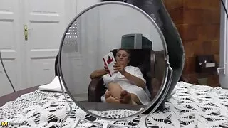 금발은 항문 섹스에 대한 준비가되어 야한 헨타이 있습니다.