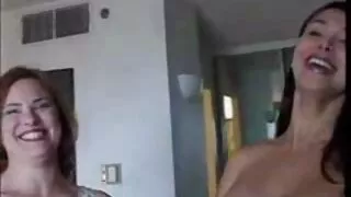 가슴 무료 포르노 사이트 금발의 새끼에 엉덩이를 가진 두 개의.