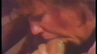미아 린츠는 초콜릿 토끼와 함께 엉덩이에 좆된다.. 아오이 츠카사 포르노