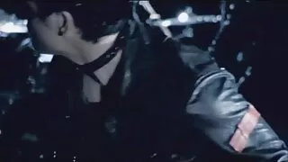 슈로치카는 이탈리아인에게 섹스에 섻 사이트 대해 묻는다.