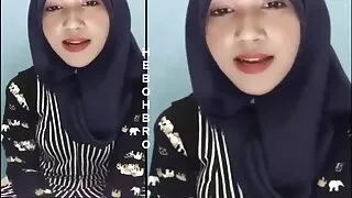 블론디 폭탄은 작은 자지를 빨아 무료 야도 ㅇ 먹는다..