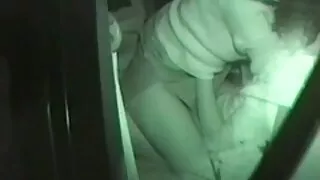 승객은 섹스를 포로노 사이트 택시 운전사에게 제공됩니다.